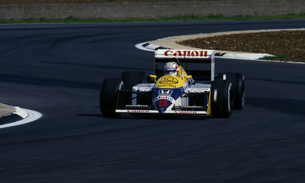 Nigel Mansell leads the 1987 British Grand Prix.